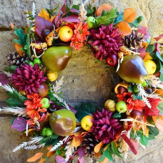 Podzimní novinka s plody podzimu ❤️ . . . . . . . . #podzim #podzimnidekorace #venec #svetvencu #podzimnivence #fall...